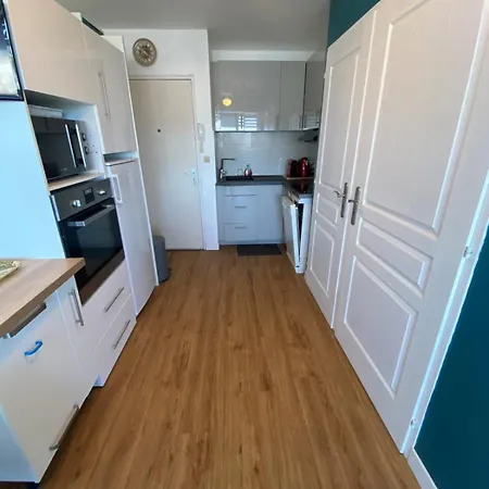 The Cosy Air Conditioned Port フロンティニャン